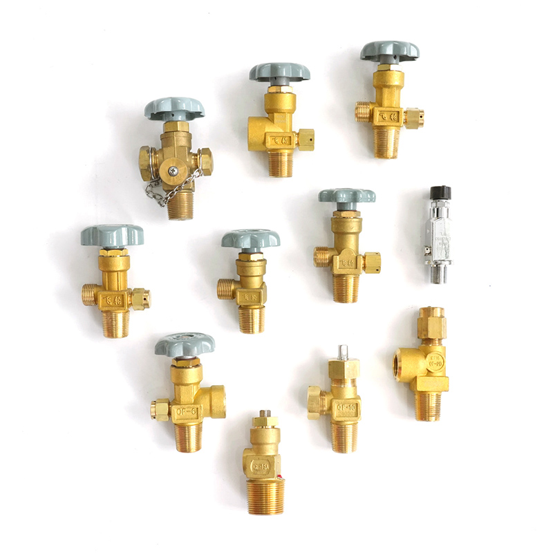 Industrial gas cylinder valve